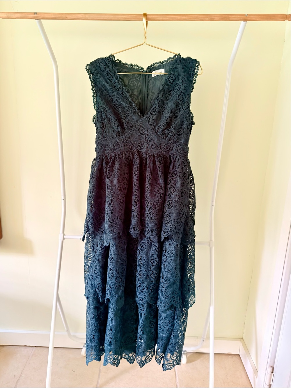 Lace V-Neck lace Dress in Deep green